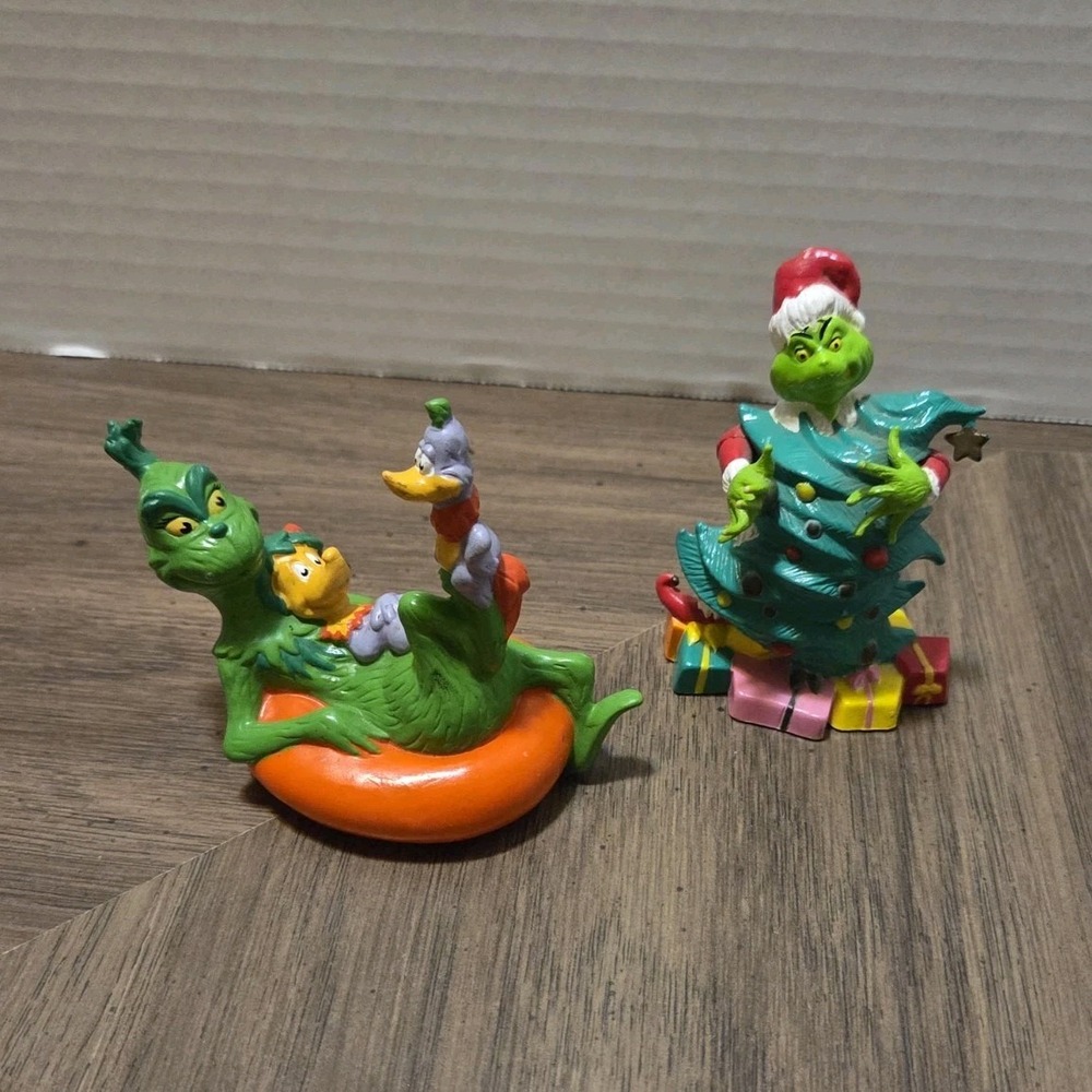Universal Studios Dr. Seuss Grinch Resin Figurines Set of 2 Painted 3-4in